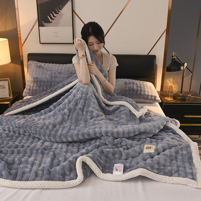 91家纺网 家纺一手货源 找家纺 （总）爱彼家纺 2025秋冬新款玉兔云绒毛毯毯子午睡毯玉兔云绒-系列二