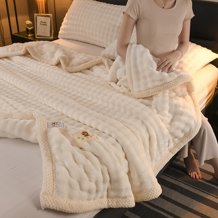 91家纺网 家纺一手货源 找家纺 爱彼家纺 2025秋冬新款玉兔云绒毛毯毯子午睡毯玉兔云绒-系列二 【简梦】-米白