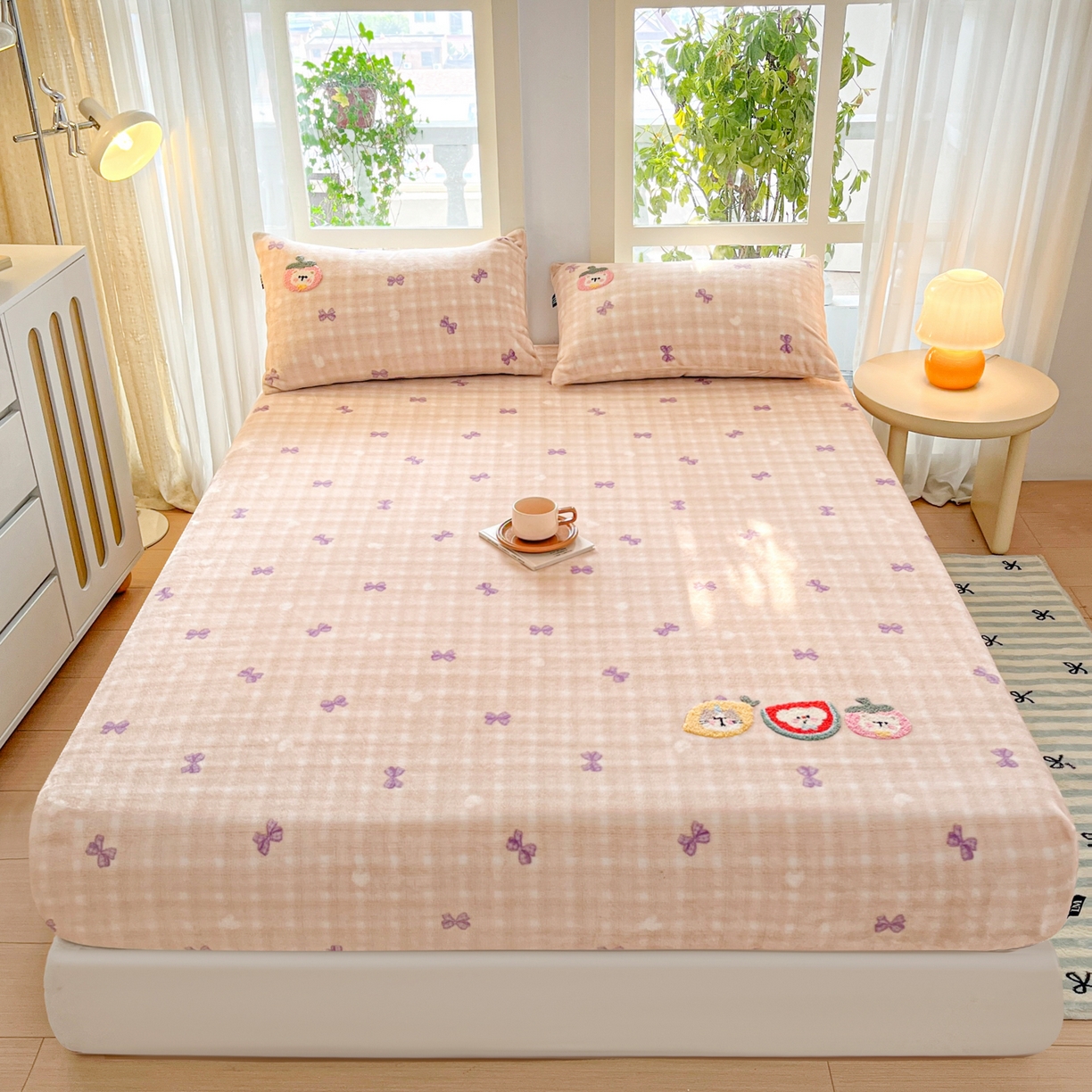 91家纺网 家纺一手货源 找家纺 乐美家纺 2025新款A类高克重牛奶绒毛巾绣床笠三件套 水果时光