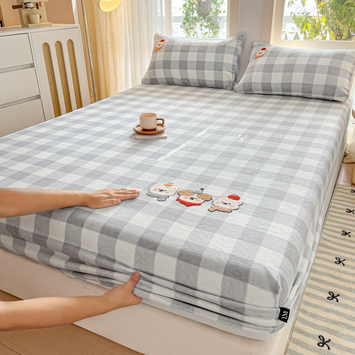 91家纺网 家纺一手货源 找家纺 乐美家纺 2025新款A类高克重牛奶绒毛巾绣床笠三件套 美好生活