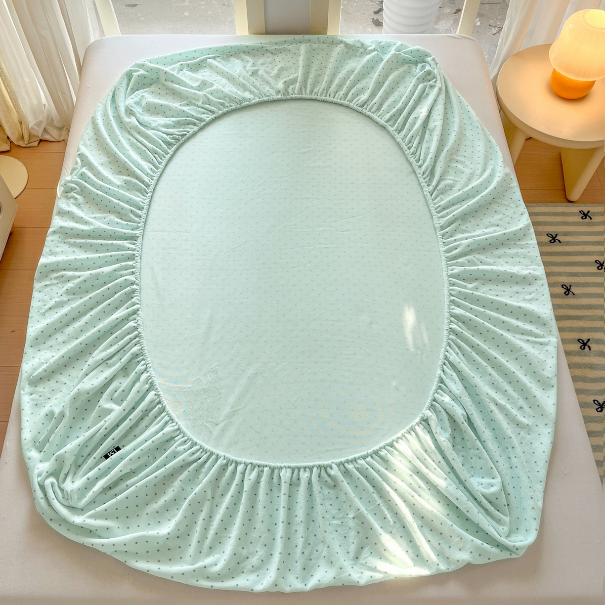 91家纺网 家纺一手货源 找家纺 乐美家纺 2025新款A类高克重牛奶绒毛巾绣床笠三件套 萌趣西高地