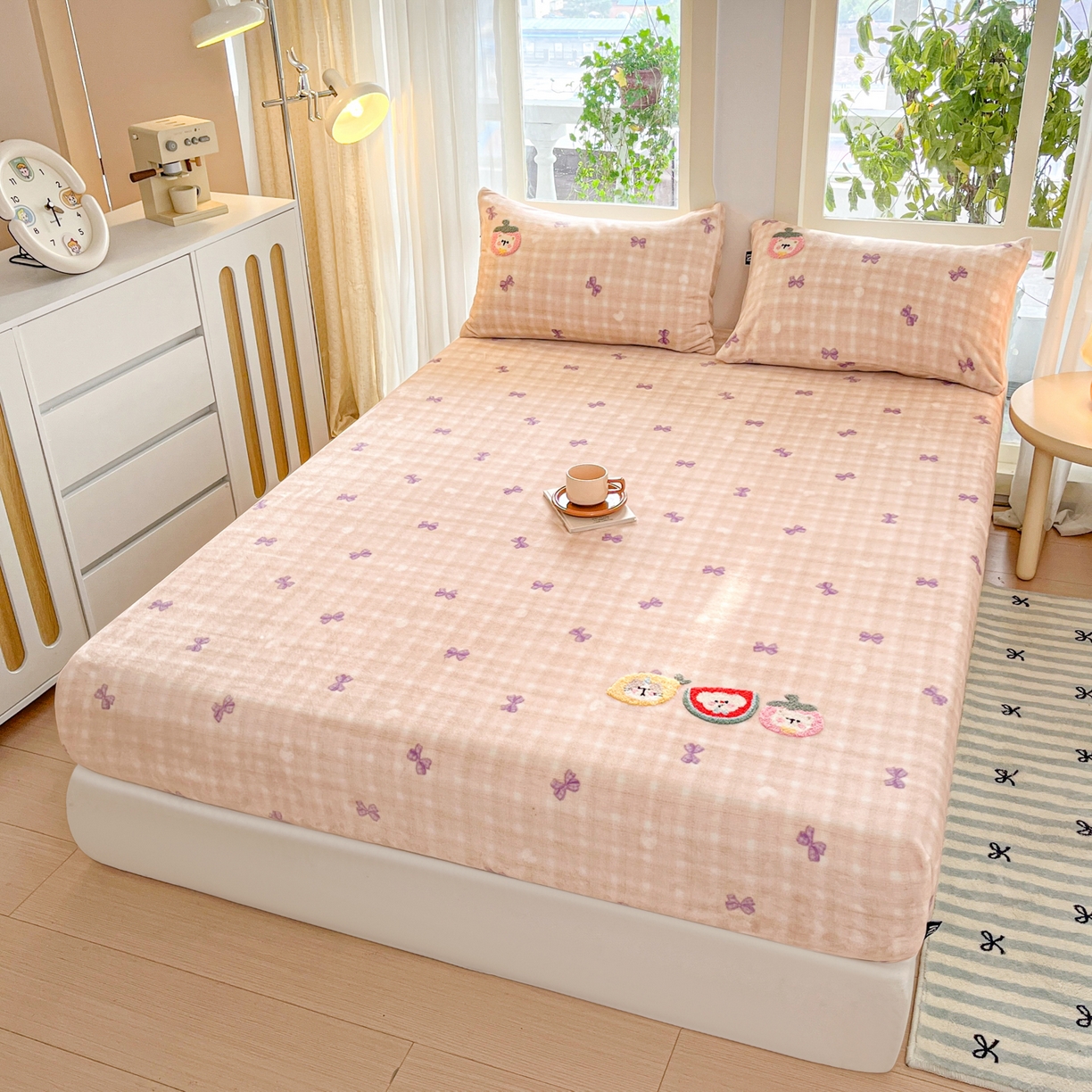 91家纺网 家纺一手货源 找家纺 乐美家纺 2025新款A类高克重牛奶绒毛巾绣床笠三件套 水果时光