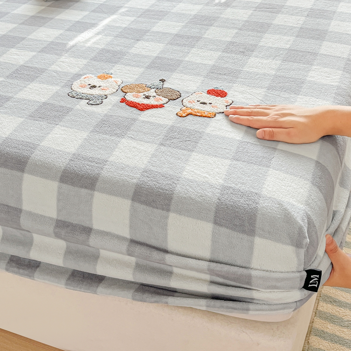 91家纺网 家纺一手货源 找家纺 乐美家纺 2025新款A类高克重牛奶绒毛巾绣床笠三件套 美好生活