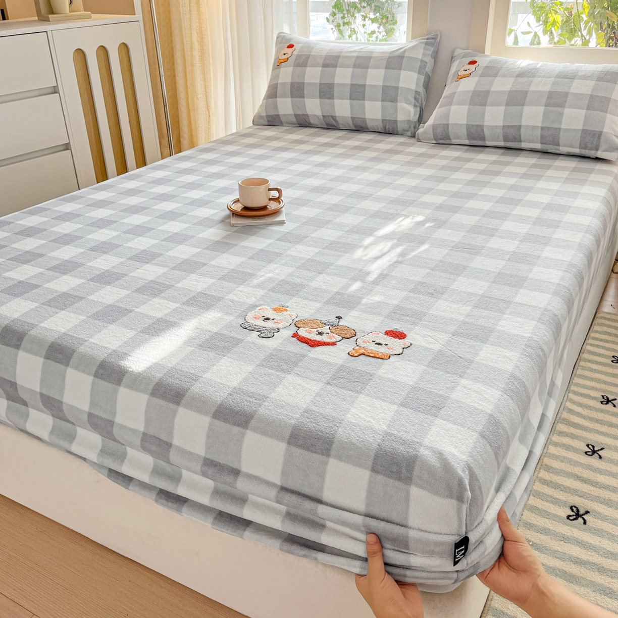 91家纺网 家纺一手货源 找家纺 乐美家纺 2025新款A类高克重牛奶绒毛巾绣床笠三件套 美好生活