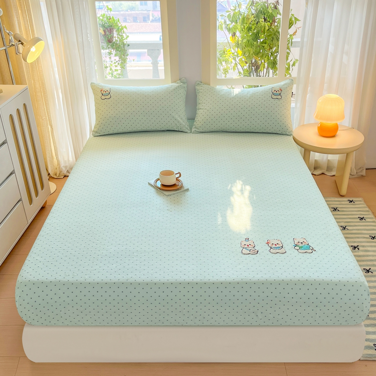 91家纺网 家纺一手货源 找家纺 乐美家纺 2025新款A类高克重牛奶绒毛巾绣床笠三件套 萌趣西高地