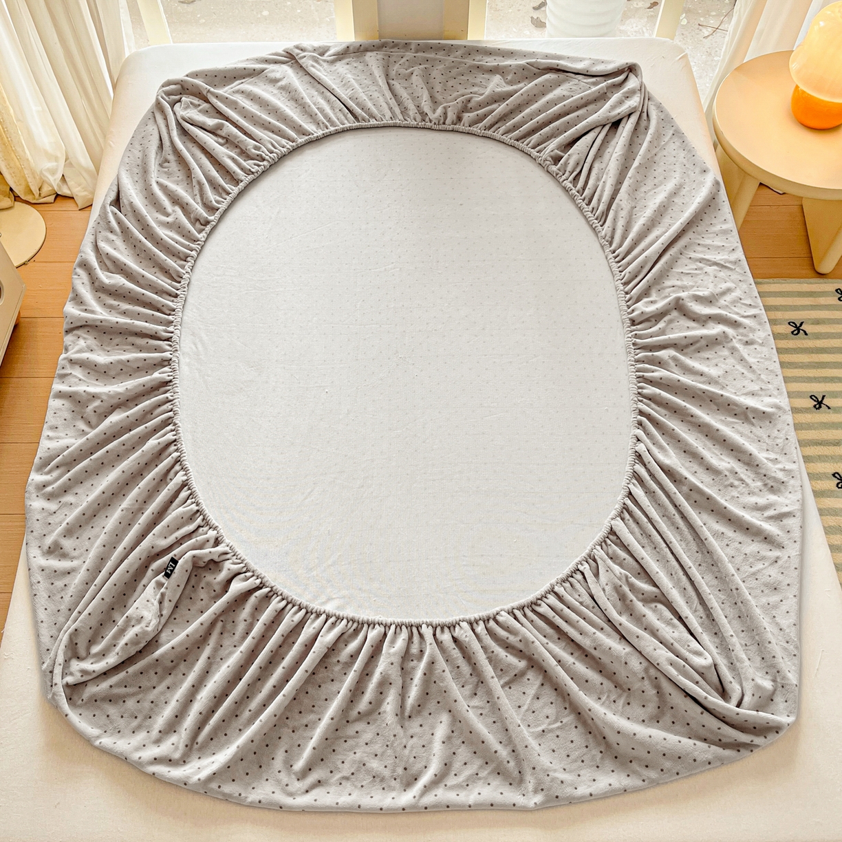 91家纺网 家纺一手货源 找家纺 乐美家纺 2025新款A类高克重牛奶绒毛巾绣床笠三件套 贪吃熊