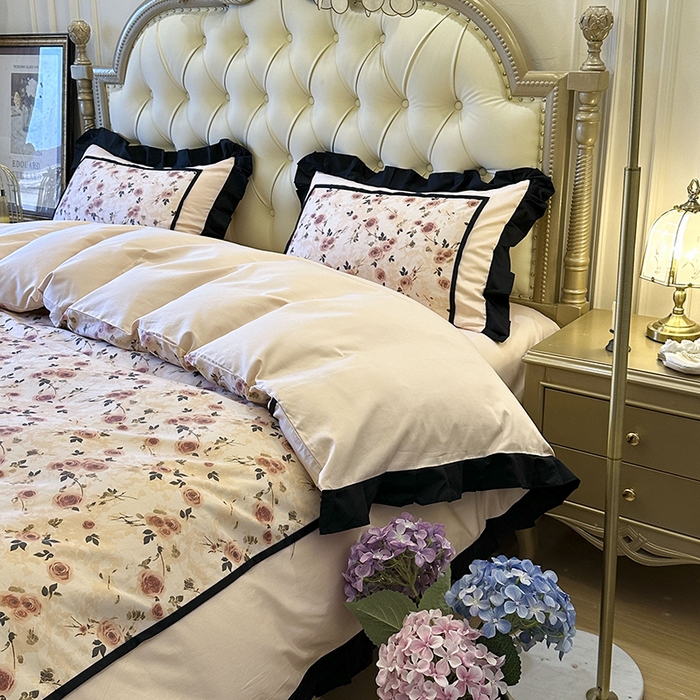 91家纺网 家纺一手货源 找家纺 （总）多乐娜 2025新款法式100S全棉贡缎数码印花四件套 长绒棉工艺款轻奢花边款（会员-20）控价378/398起（券后！！）务必控价谢谢配合