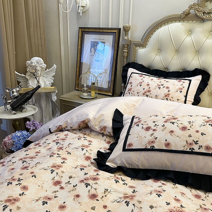 91家纺网 家纺一手货源 找家纺 （总）多乐娜 2025新款法式100S全棉贡缎数码印花四件套 长绒棉工艺款轻奢花边款（会员-20）控价378/398起（券后！！）务必控价谢谢配合