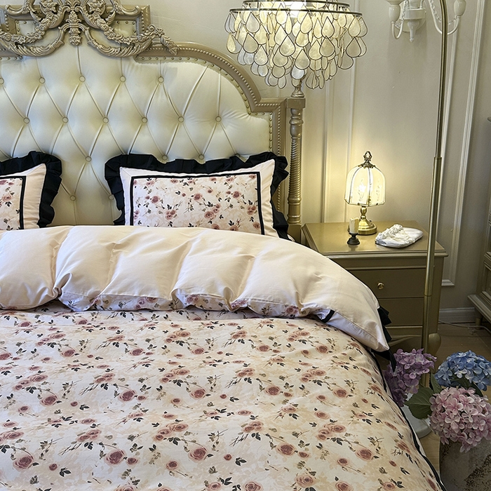 91家纺网 家纺一手货源 找家纺 （总）多乐娜 2025新款法式100S全棉贡缎数码印花四件套 长绒棉工艺款轻奢花边款（会员-20）控价378/398起（券后！！）务必控价谢谢配合