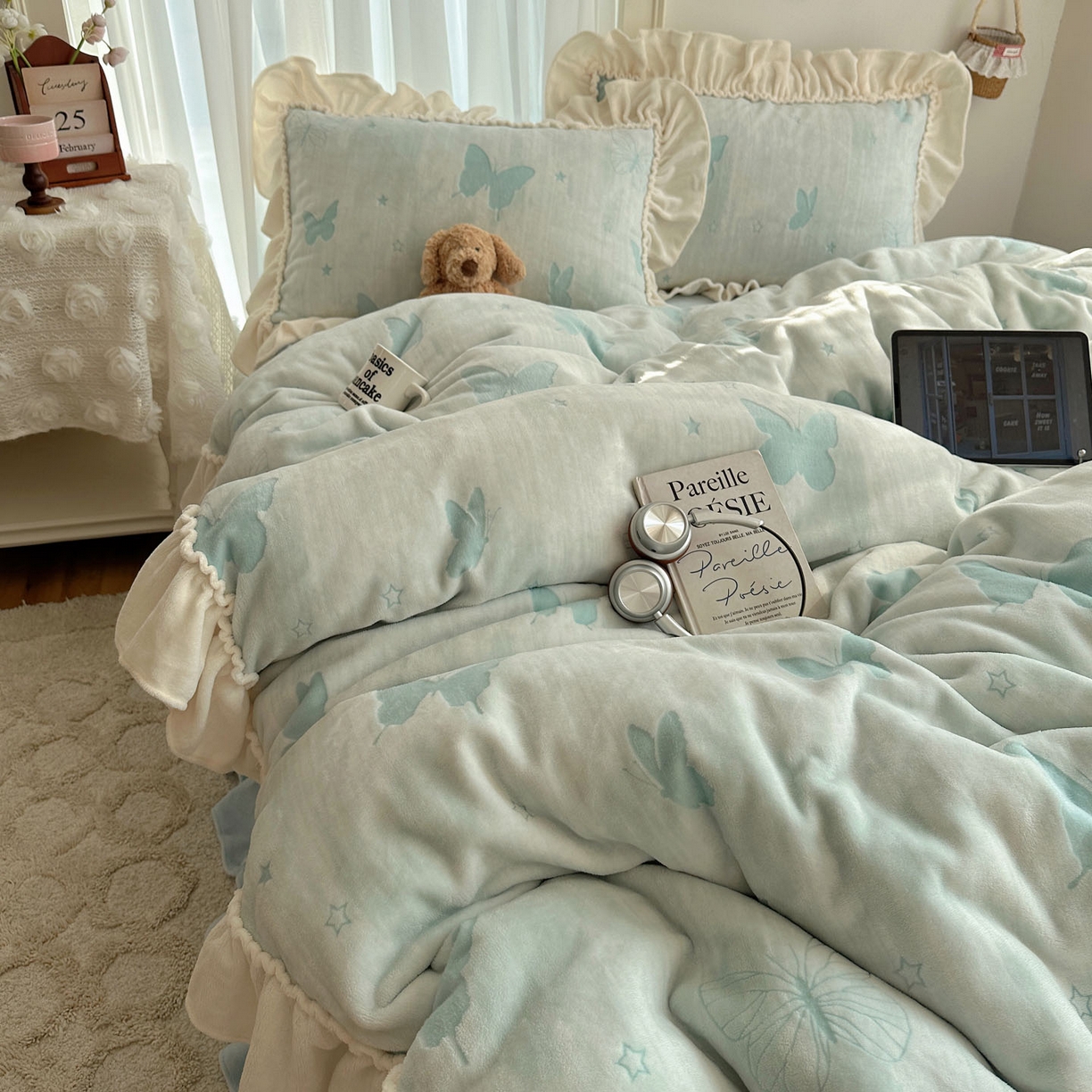 91家纺网 家纺一手货源 找家纺 轻奢坊 2025新款牛奶绒5D烂花韩版法式花边四件套-蝶梦 蝶梦蓝