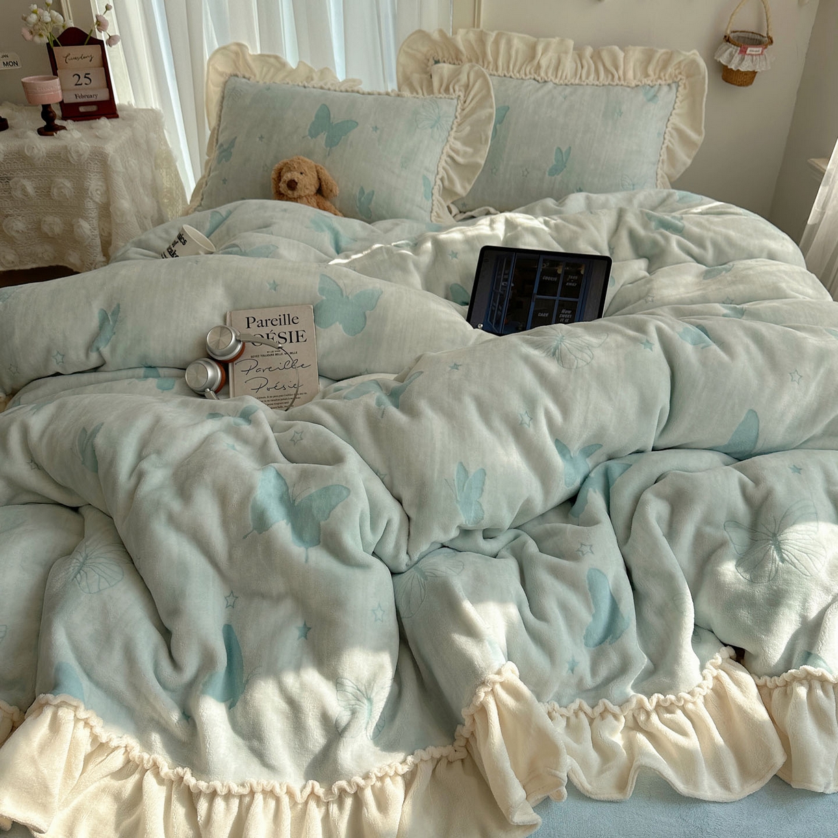 91家纺网 家纺一手货源 找家纺 轻奢坊 2025新款牛奶绒5D烂花韩版法式花边四件套-蝶梦 蝶梦蓝