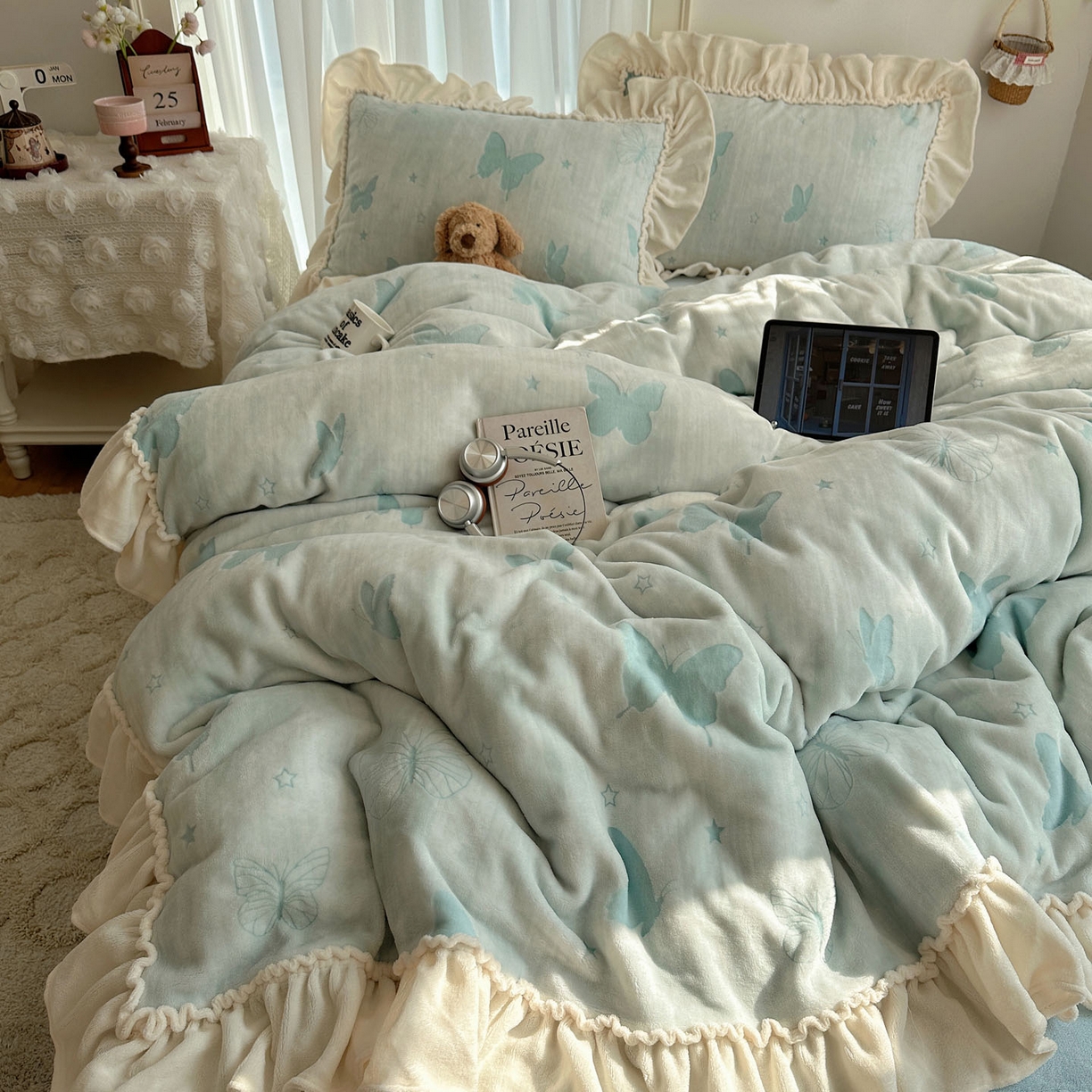 91家纺网 家纺一手货源 找家纺 轻奢坊 2025新款牛奶绒5D烂花韩版法式花边四件套-蝶梦 蝶梦蓝