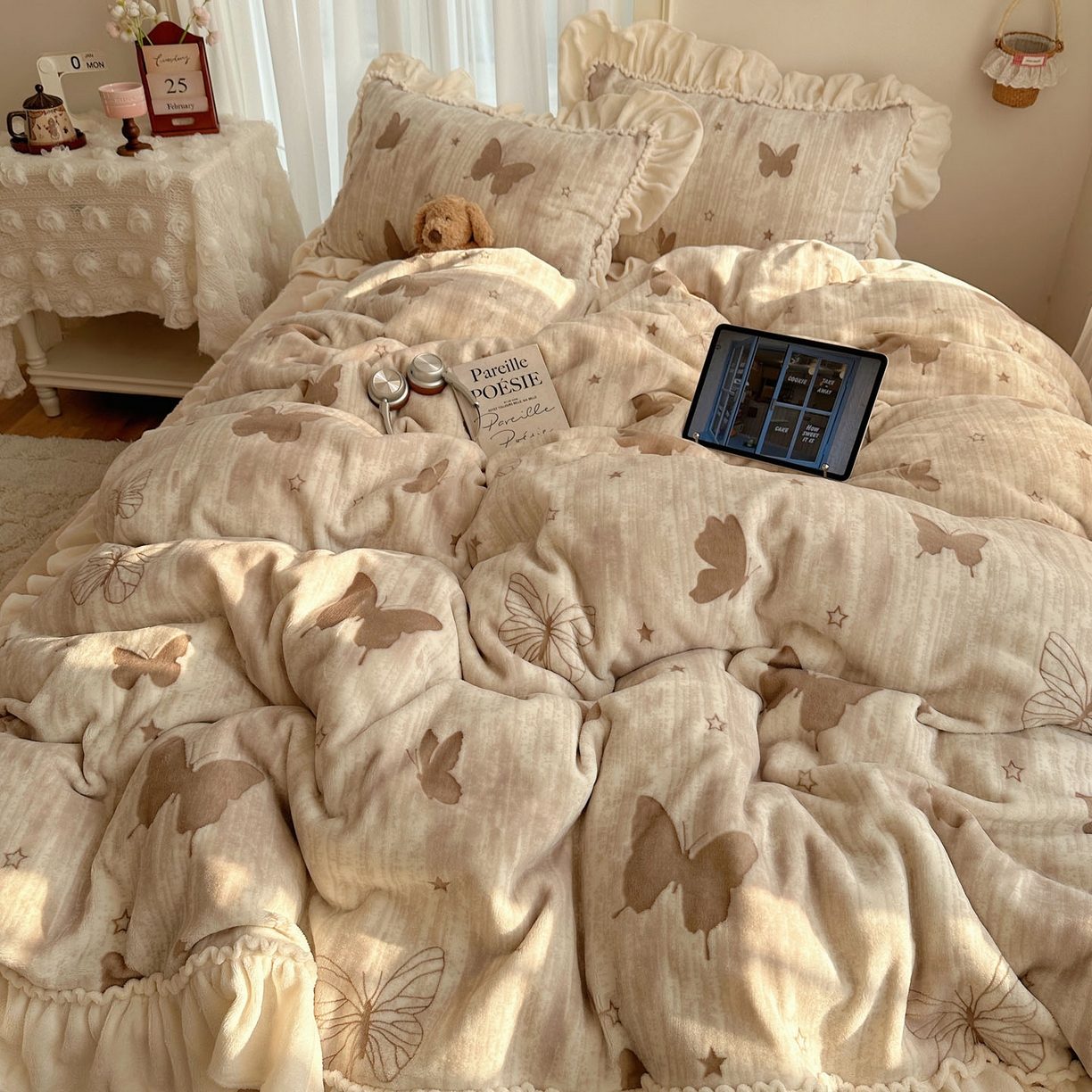 91家纺网 家纺一手货源 找家纺 （总）轻奢坊 2025新款牛奶绒5D烂花韩版法式花边四件套-蝶梦