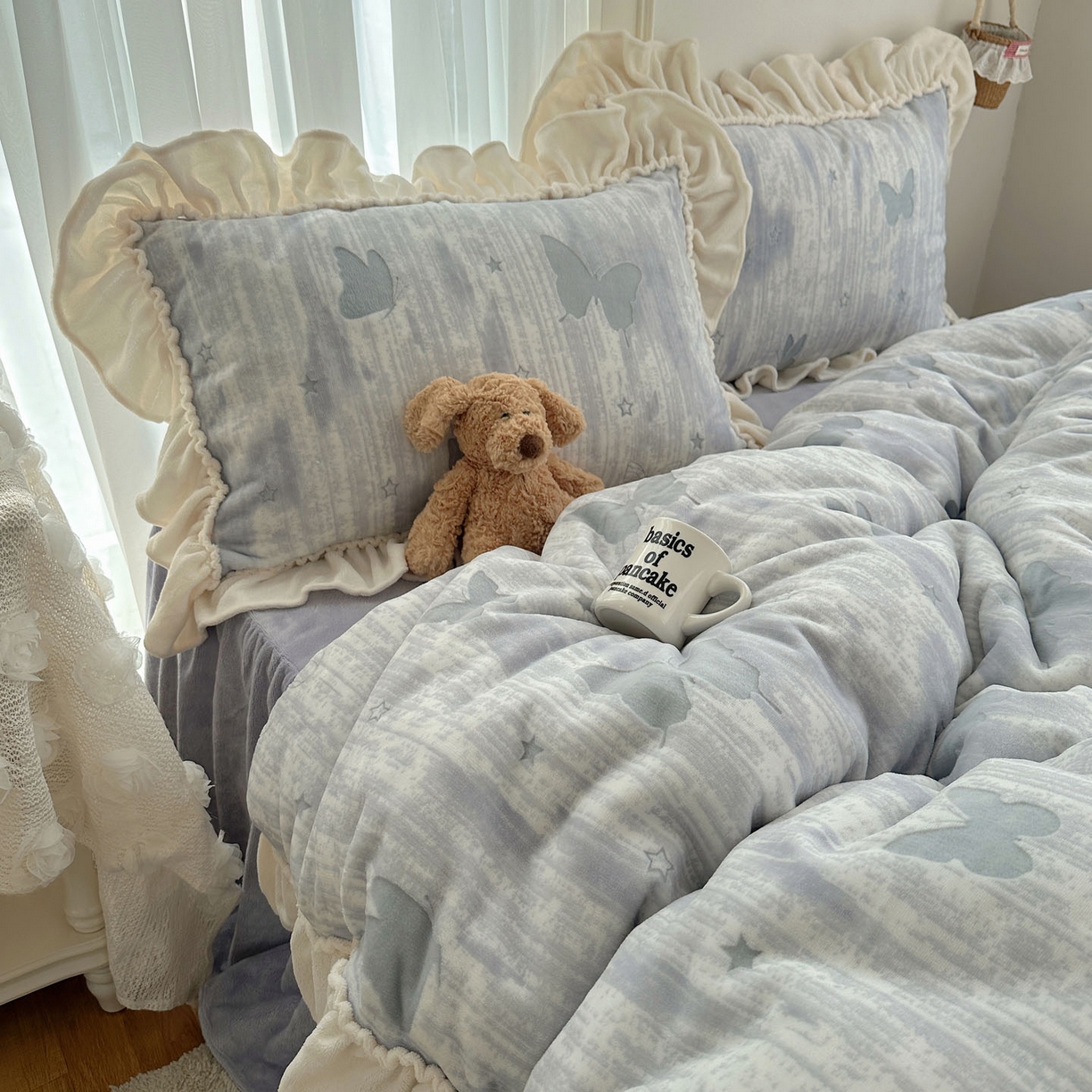 91家纺网 家纺一手货源 找家纺 轻奢坊 2025新款牛奶绒5D烂花韩版法式花边四件套-蝶梦 蝶梦紫