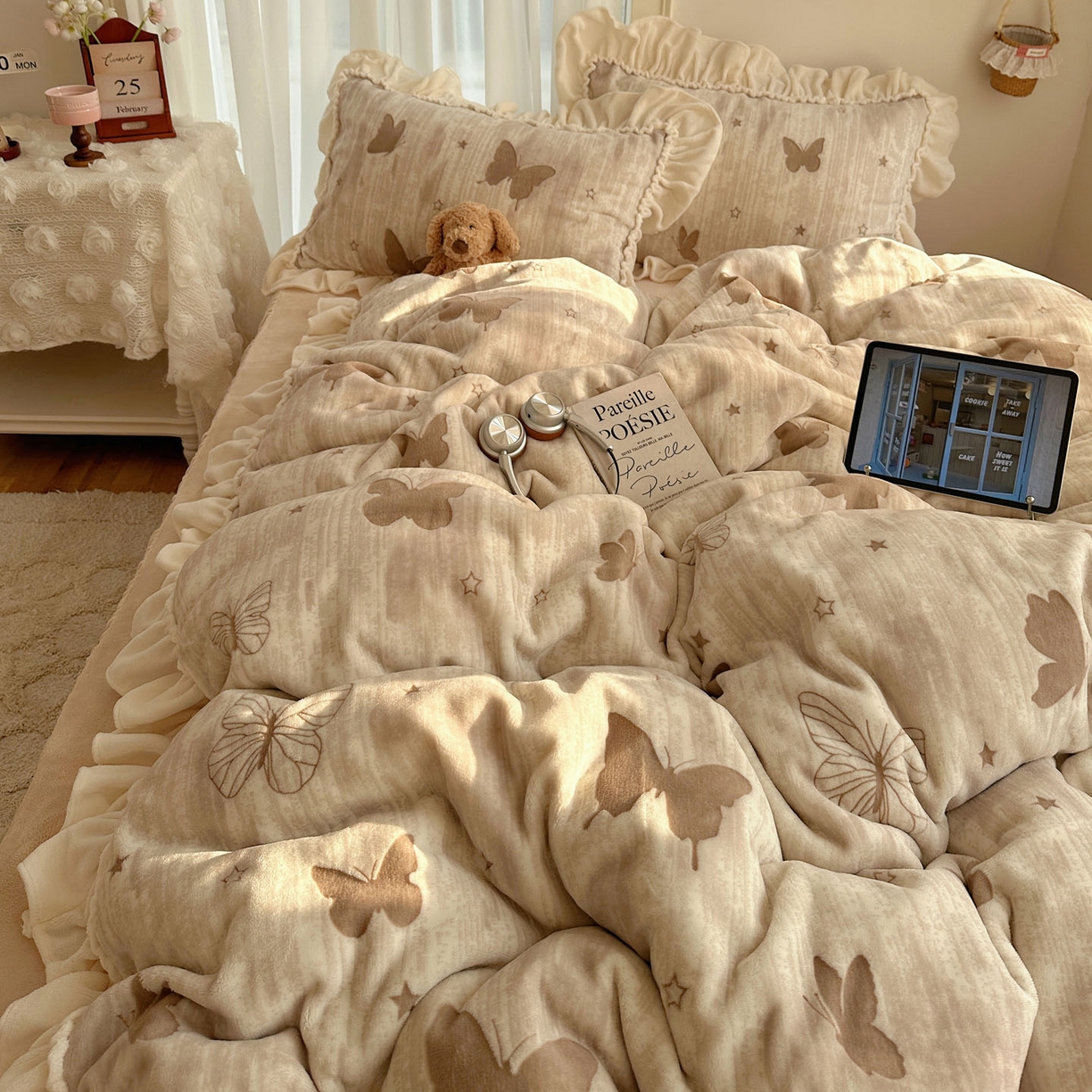 91家纺网 家纺一手货源 找家纺 （总）轻奢坊 2025新款牛奶绒5D烂花韩版法式花边四件套-蝶梦