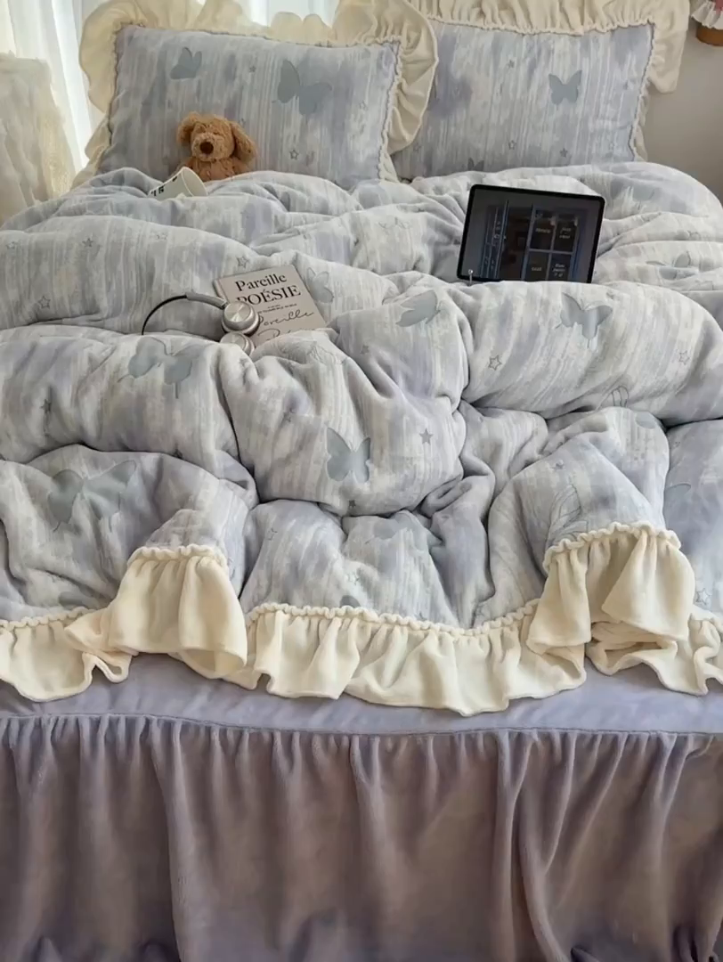 91家纺网 家纺一手货源 找家纺 轻奢坊 2025新款牛奶绒5D烂花韩版法式花边四件套-蝶梦 蝶梦紫