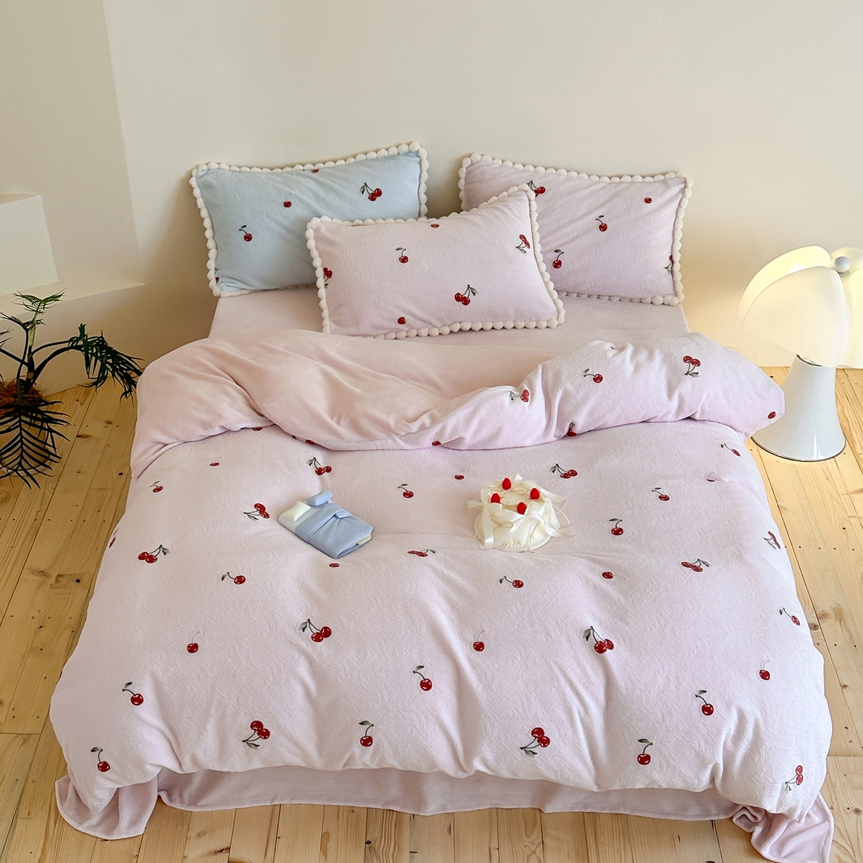 91家纺网 家纺一手货源 找家纺 圆岛家纺 2023夏季A类复古条纹系列高档900D数码印花冰丝凉席 海蓝细条