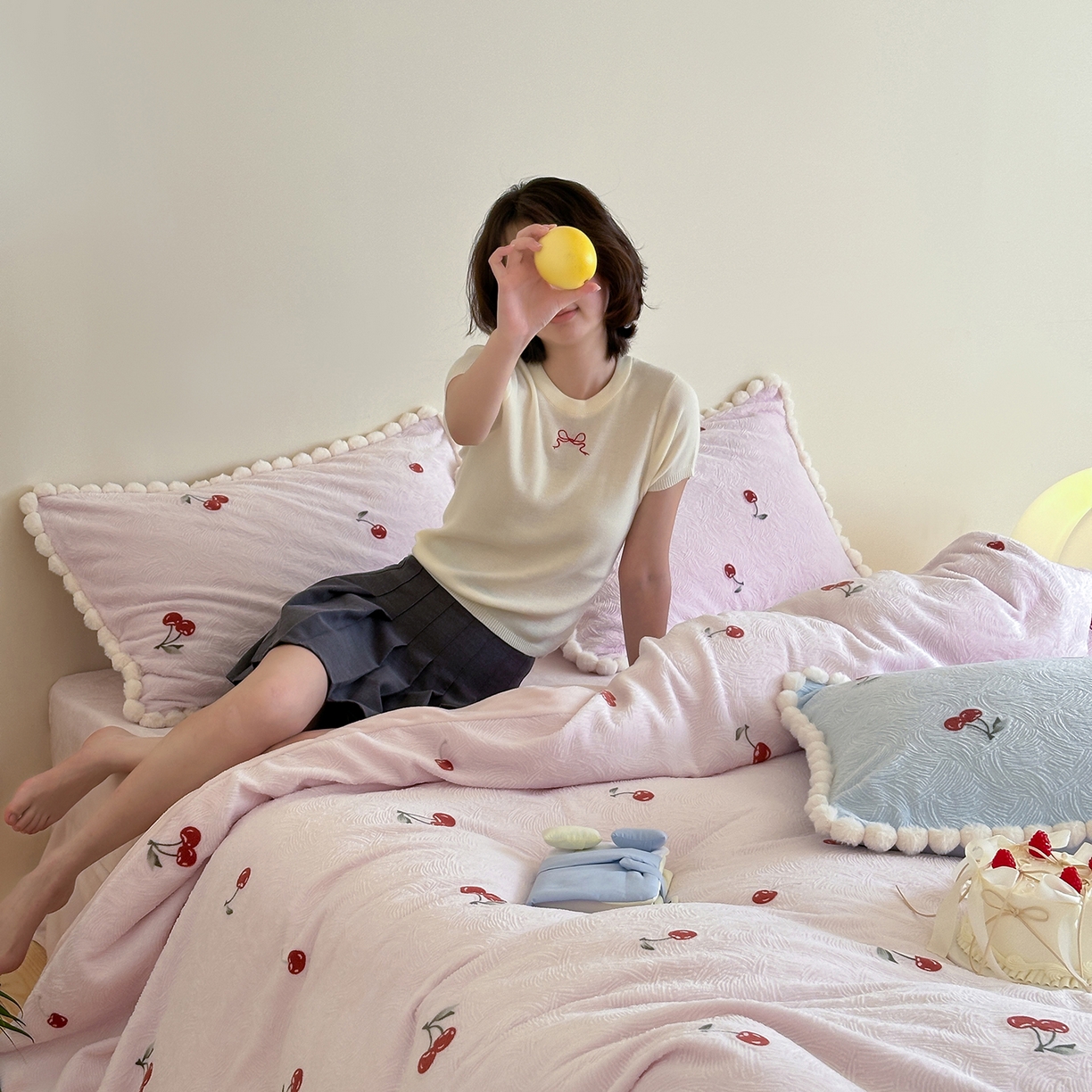 91家纺网 家纺一手货源 找家纺 （总）圆岛家纺 2025新款高克重雕花绒牛奶绒印花四件套-樱桃