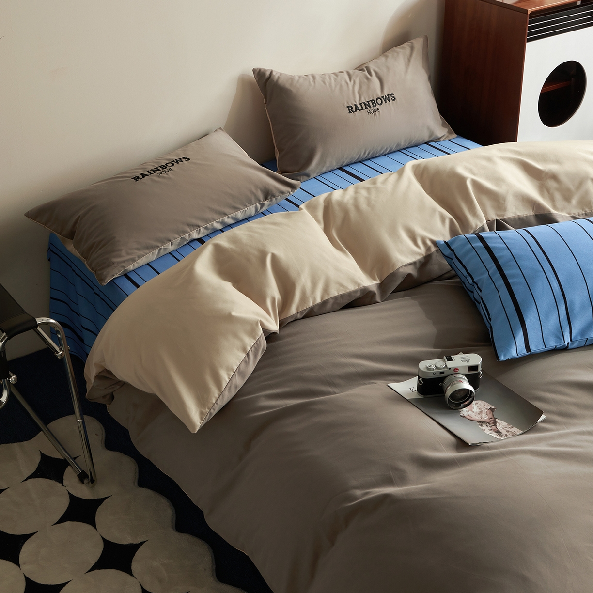 91家纺网 家纺一手货源 找家纺 怡家居 2025新款全棉60S磨毛绣花四件套--光栅系列 光栅-咖