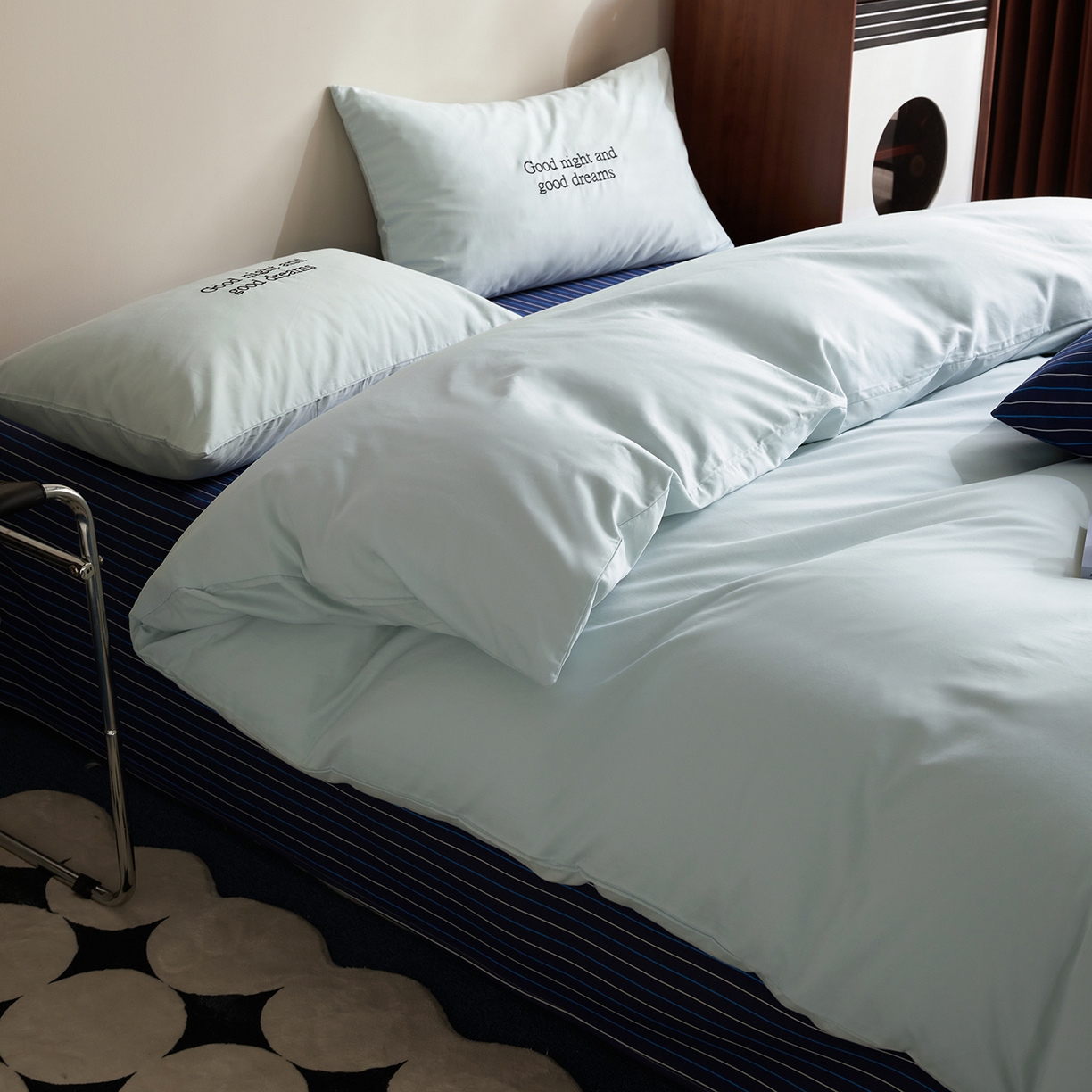 91家纺网 家纺一手货源 找家纺 怡家居 2025新款全棉60S磨毛绣花四件套--光栅系列 光栅-兰