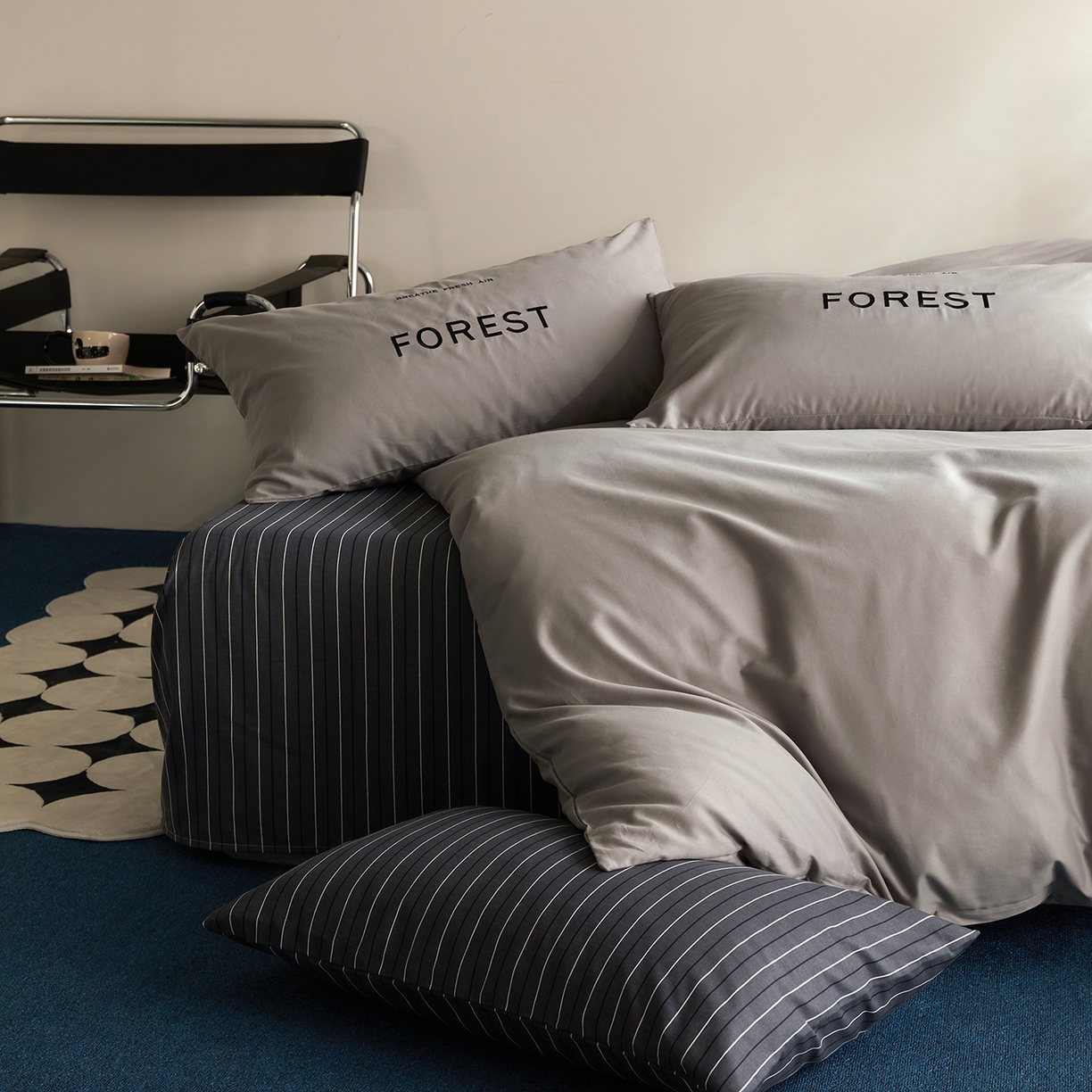 91家纺网 家纺一手货源 找家纺 怡家居 2025新款全棉60S磨毛绣花四件套--光栅系列 光栅-雅灰