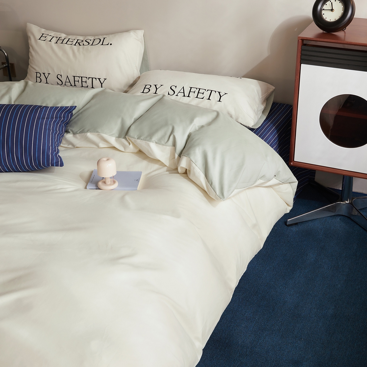 91家纺网 家纺一手货源 找家纺 怡家居 2025新款全棉60S磨毛绣花四件套--光栅系列 光栅-绿