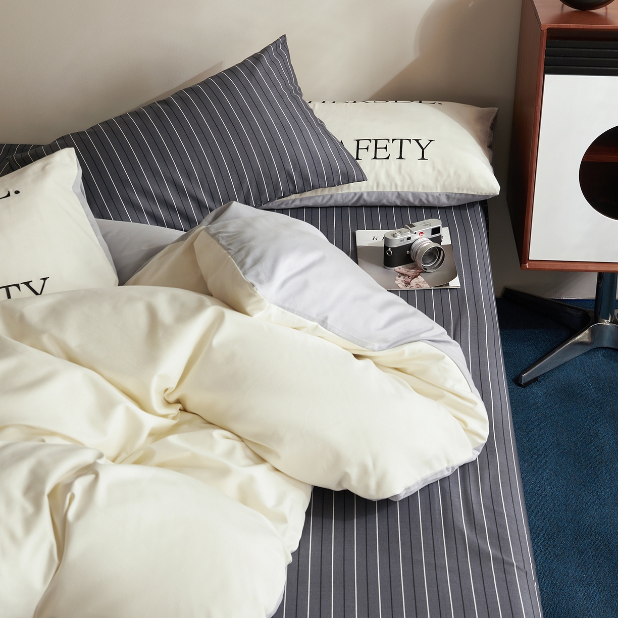 91家纺网 家纺一手货源 找家纺 怡家居 2025新款全棉60S磨毛绣花四件套--光栅系列 光栅-浅灰