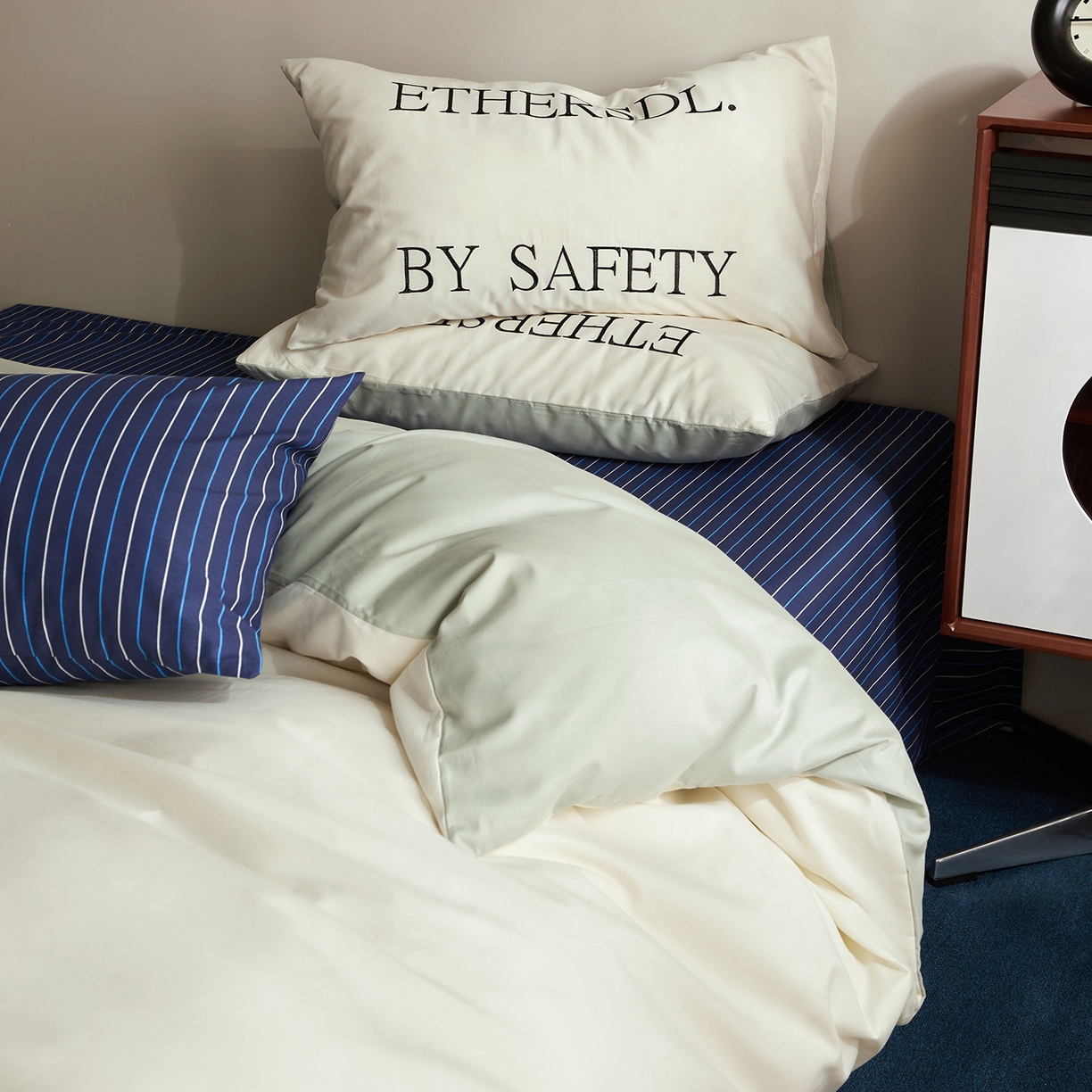 91家纺网 家纺一手货源 找家纺 怡家居 2025新款全棉60S磨毛绣花四件套--光栅系列 光栅-绿