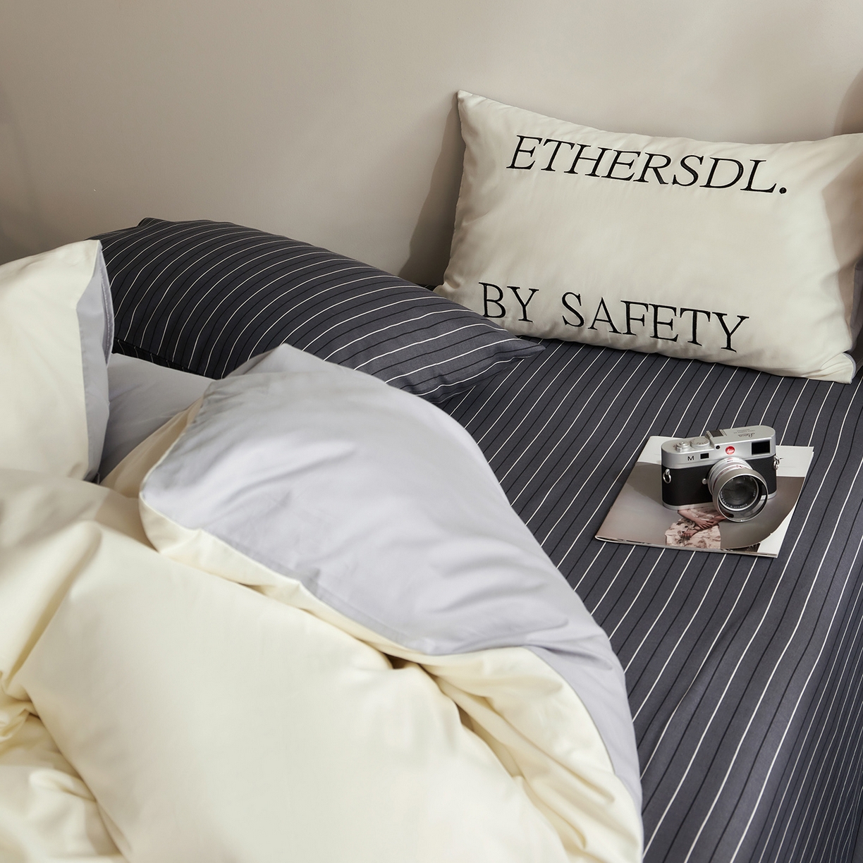 91家纺网 家纺一手货源 找家纺 怡家居 2025新款全棉60S磨毛绣花四件套--光栅系列 光栅-浅灰