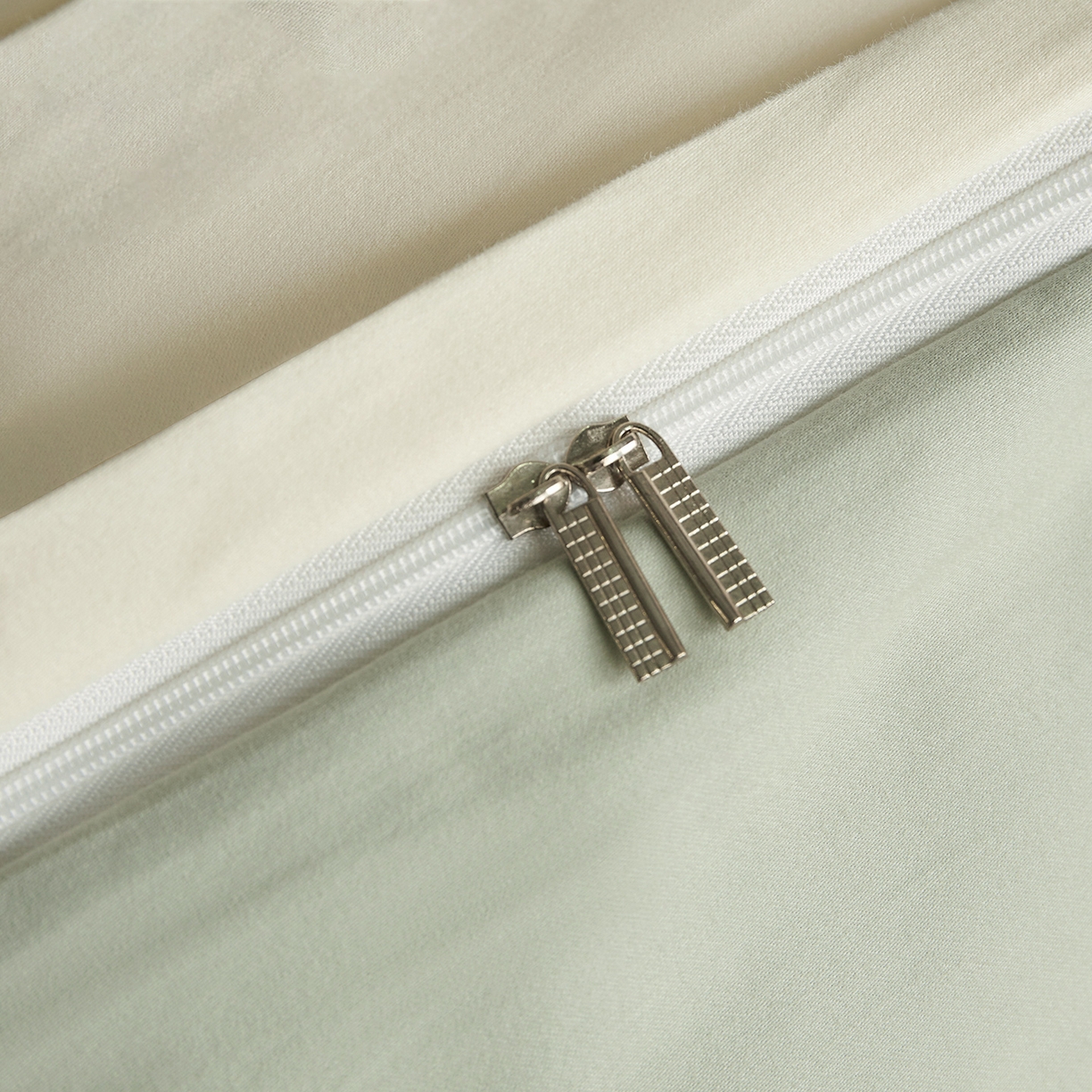 91家纺网 家纺一手货源 找家纺 怡家居 2025新款全棉60S磨毛绣花四件套--光栅系列 光栅-绿