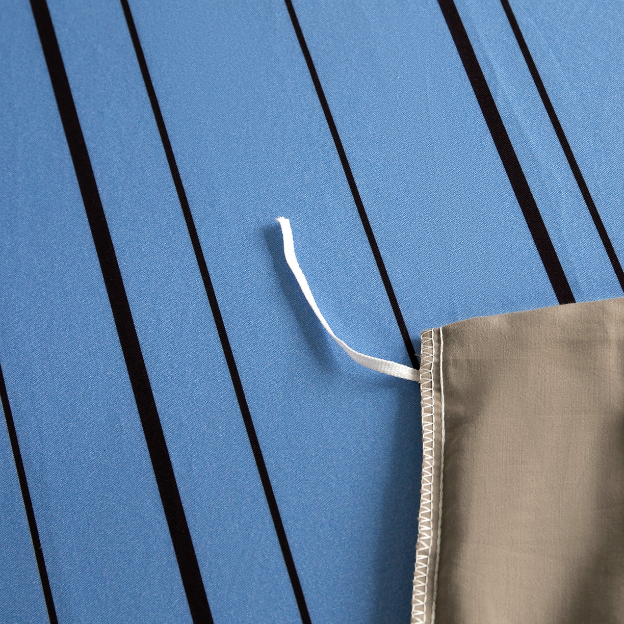 91家纺网 家纺一手货源 找家纺 怡家居 2025新款全棉60S磨毛绣花四件套--光栅系列 光栅-咖