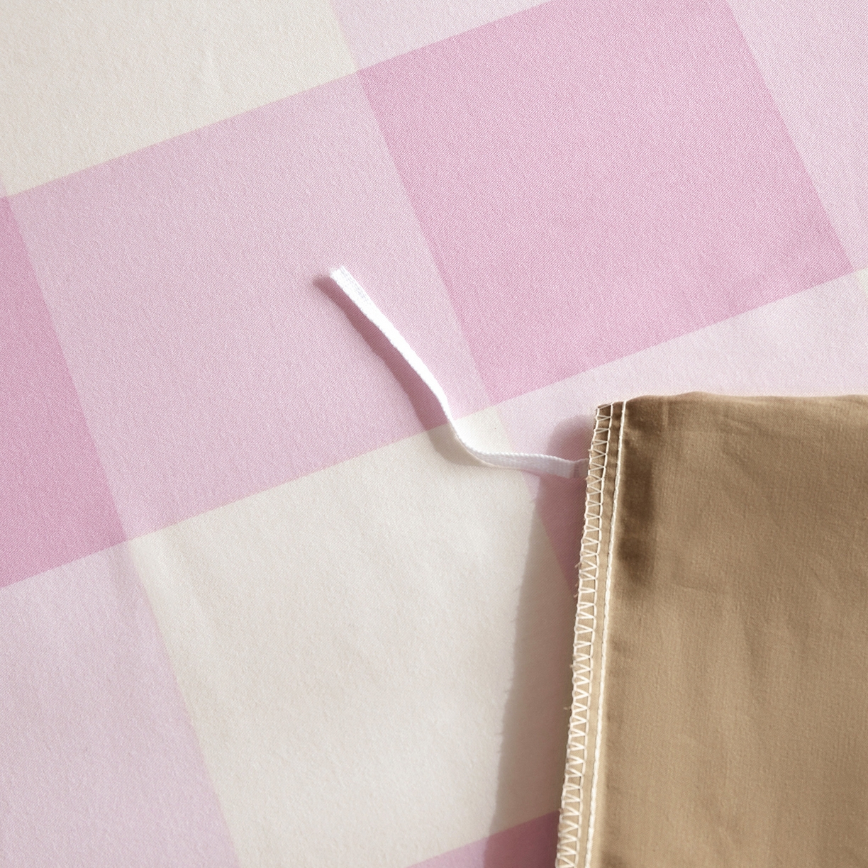 91家纺网 家纺一手货源 找家纺 怡家居 2025新款全棉60S磨毛绣花四件套--光栅系列 光栅-驼