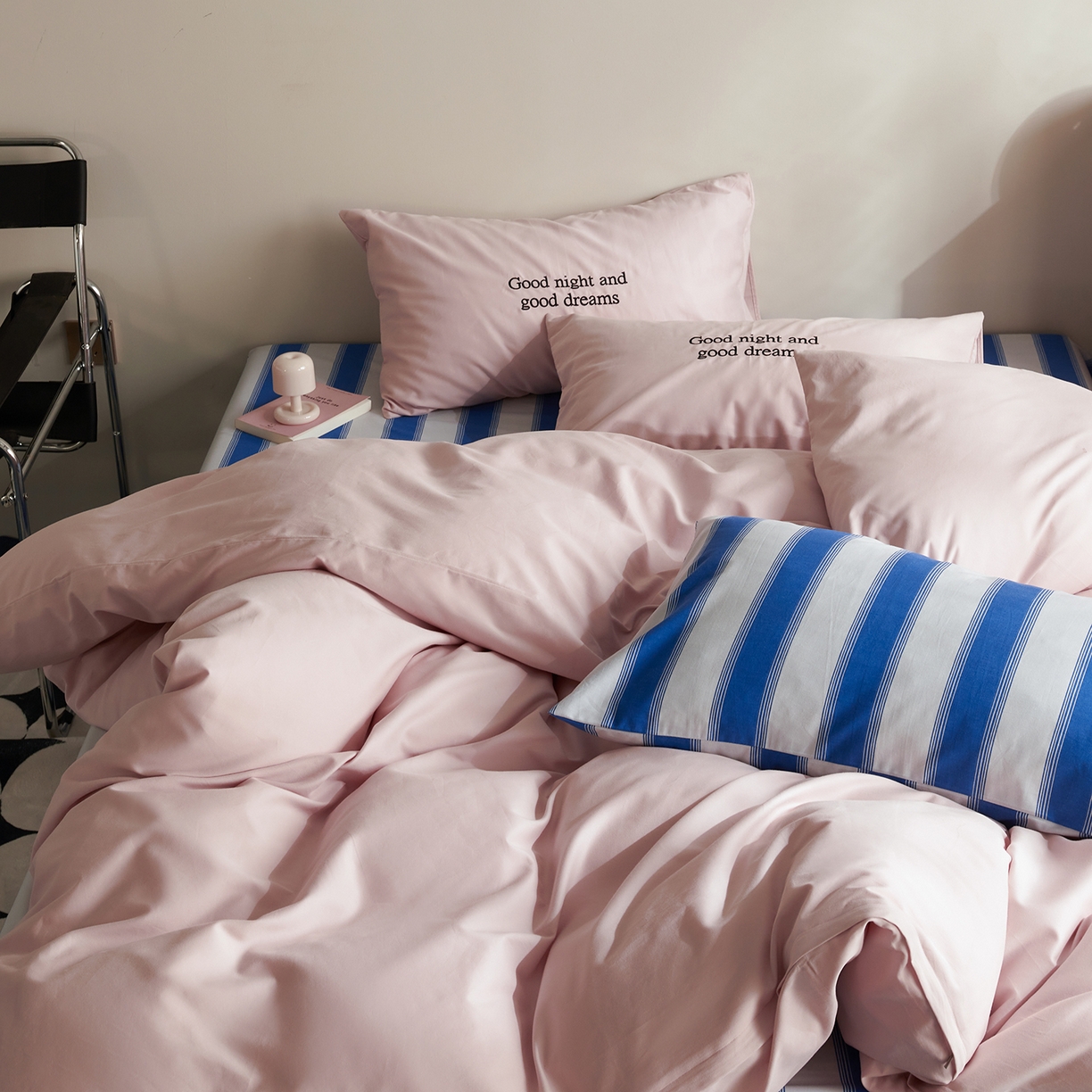 91家纺网 家纺一手货源 找家纺 怡家居 2025新款全棉60S磨毛绣花四件套--光栅系列 光栅-粉