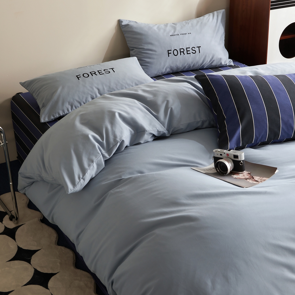 91家纺网 家纺一手货源 找家纺 怡家居 2025新款全棉60S磨毛绣花四件套--光栅系列 光栅-牛仔蓝