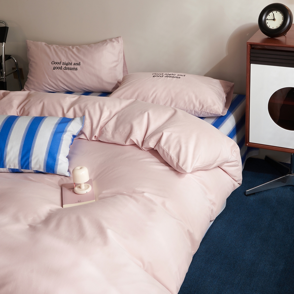 91家纺网 家纺一手货源 找家纺 怡家居 2025新款全棉60S磨毛绣花四件套--光栅系列 光栅-粉