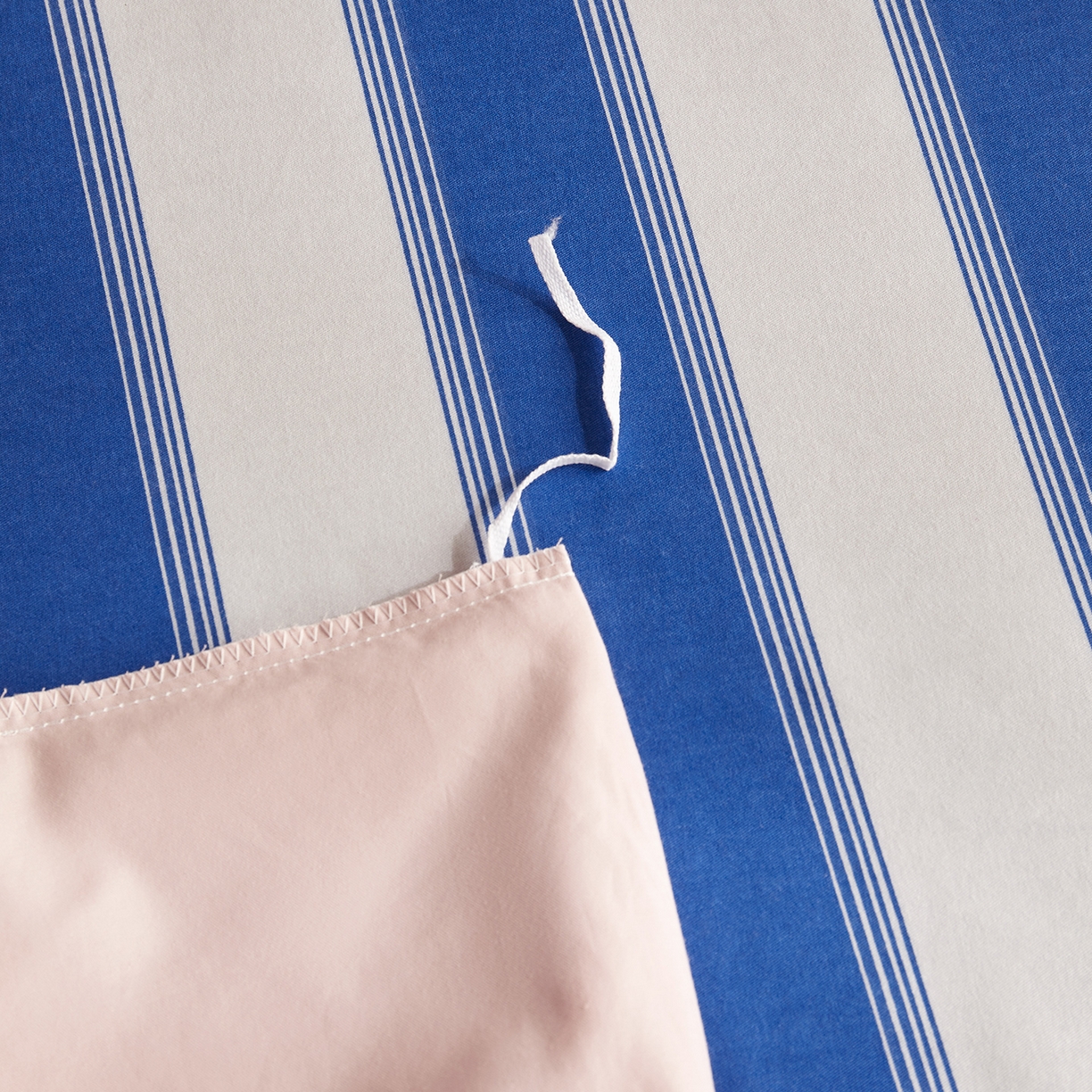 91家纺网 家纺一手货源 找家纺 怡家居 2025新款全棉60S磨毛绣花四件套--光栅系列 光栅-粉