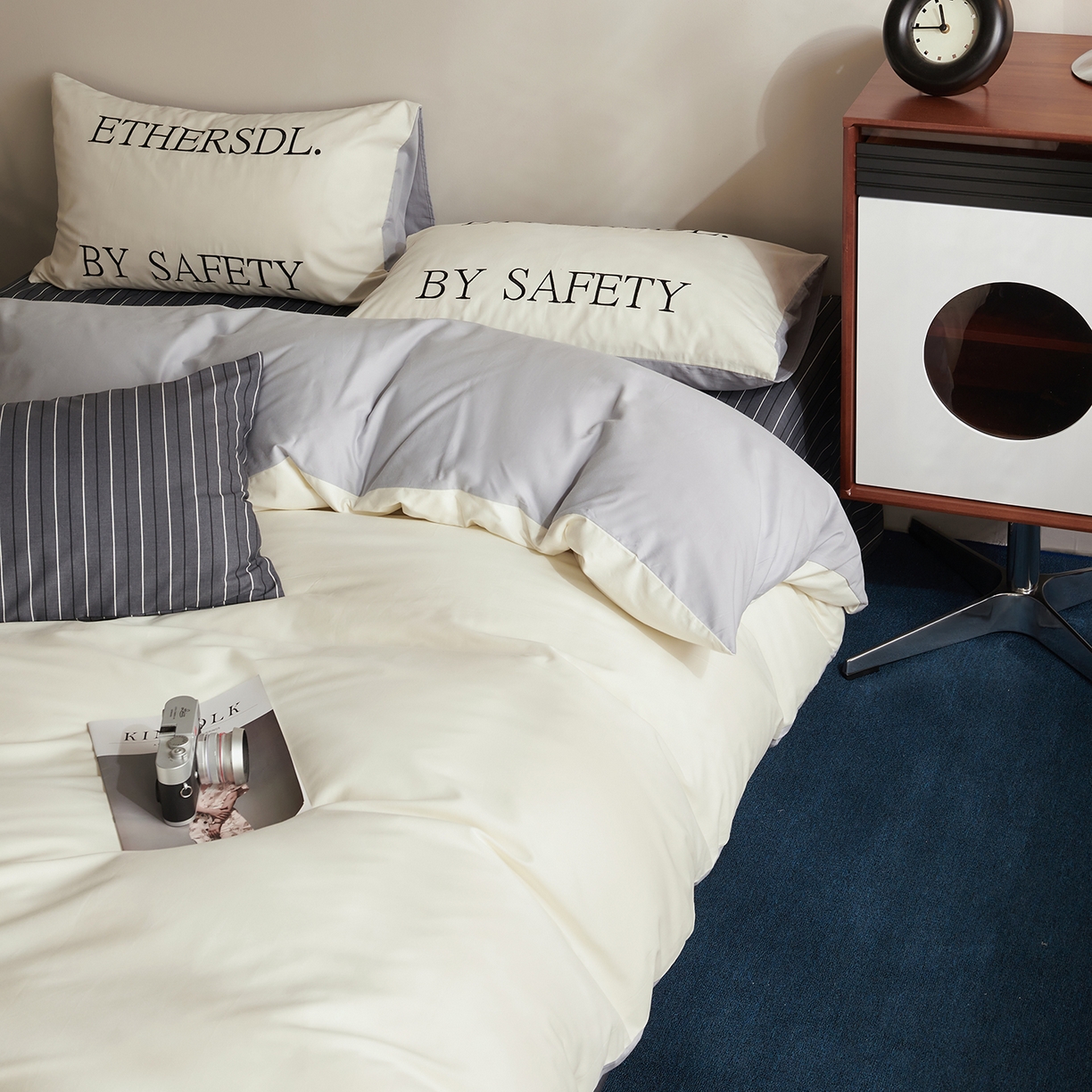 91家纺网 家纺一手货源 找家纺 怡家居 2025新款全棉60S磨毛绣花四件套--光栅系列 光栅-浅灰