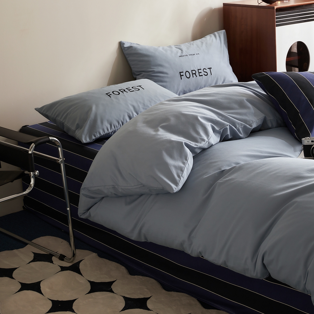 91家纺网 家纺一手货源 找家纺 怡家居 2025新款全棉60S磨毛绣花四件套--光栅系列 光栅-牛仔蓝