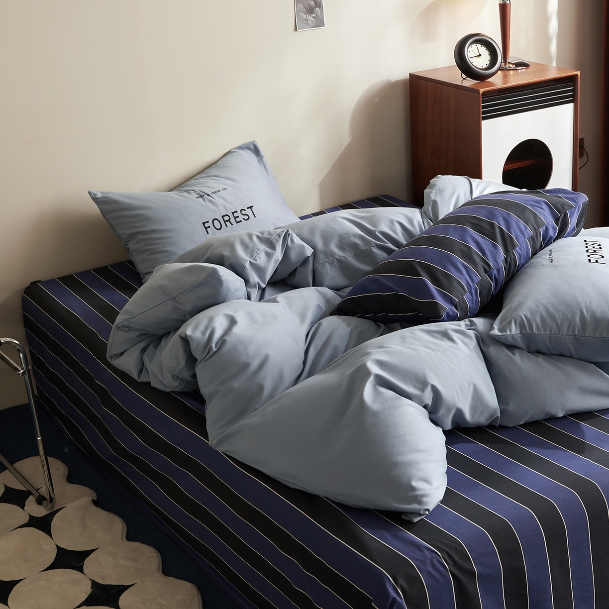 91家纺网 家纺一手货源 找家纺 怡家居 2025新款全棉60S磨毛绣花四件套--光栅系列 光栅-牛仔蓝