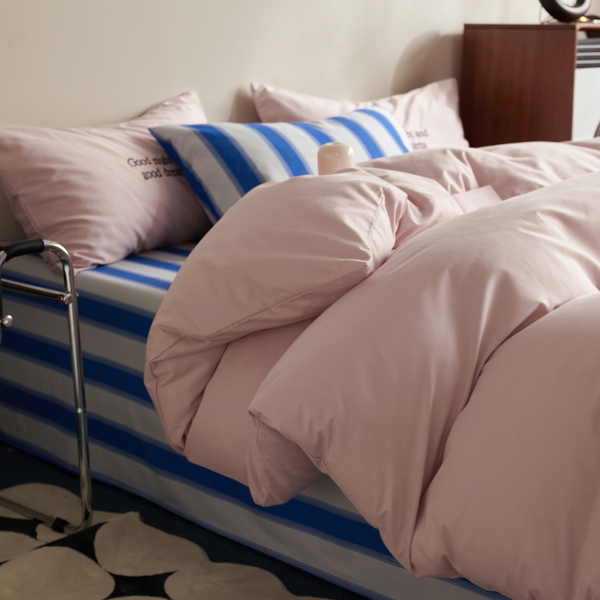 91家纺网 家纺一手货源 找家纺 怡家居 2025新款全棉60S磨毛绣花四件套--光栅系列 光栅-粉