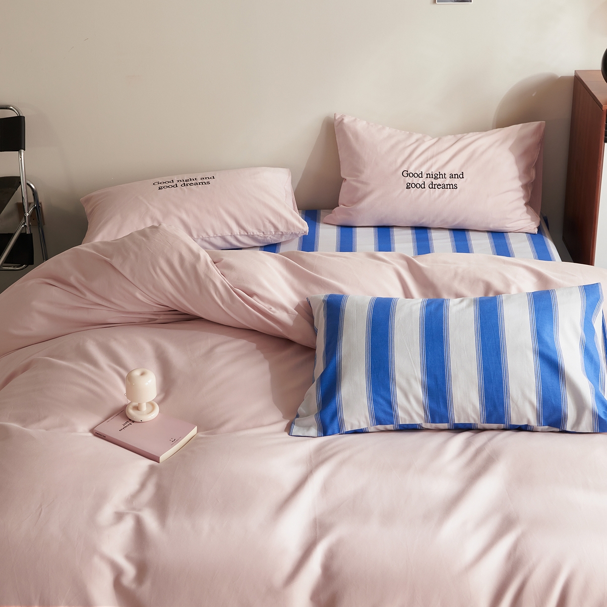 91家纺网 家纺一手货源 找家纺 （总）怡家居 2025新款全棉60S磨毛绣花四件套--光栅系列