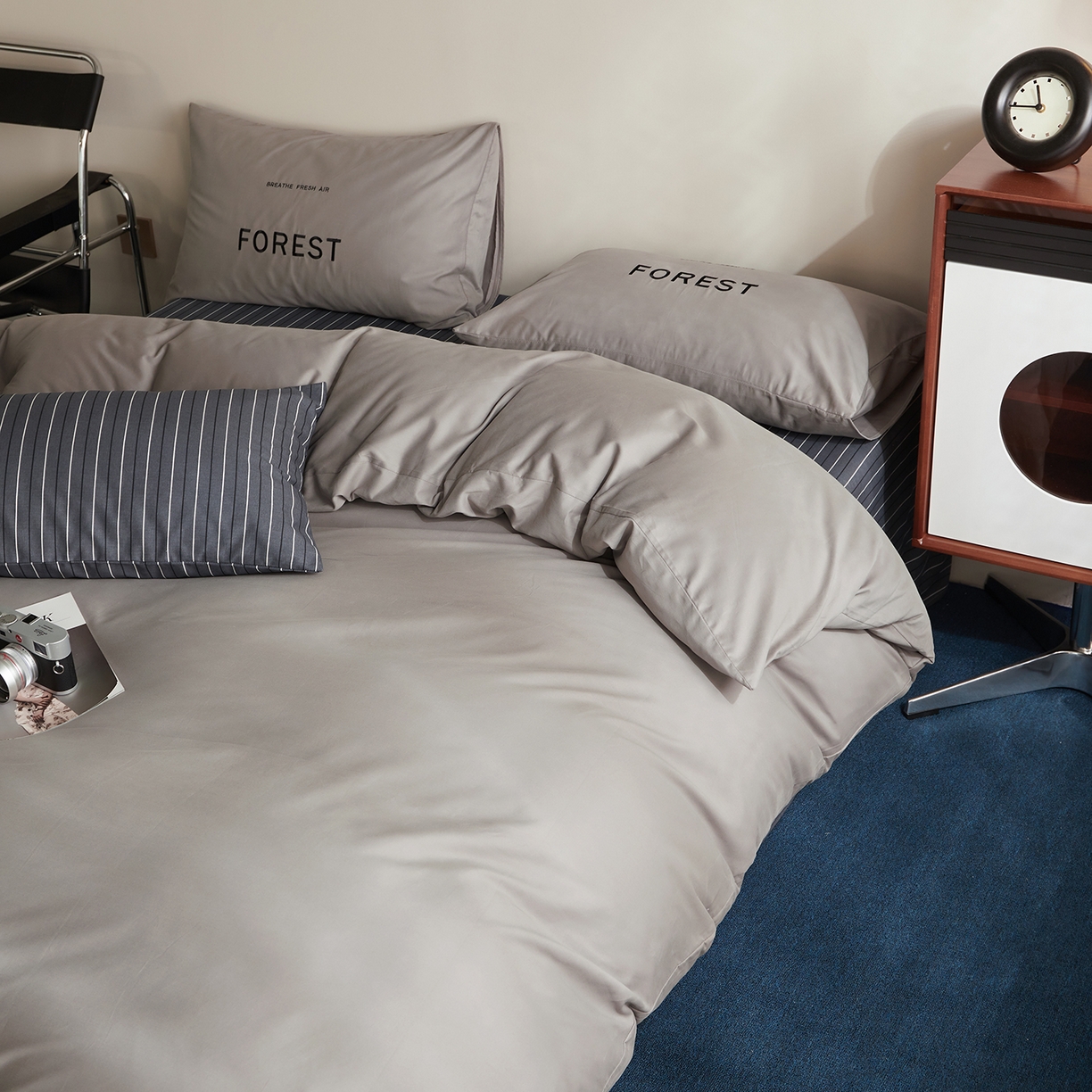 91家纺网 家纺一手货源 找家纺 怡家居 2025新款全棉60S磨毛绣花四件套--光栅系列 光栅-雅灰