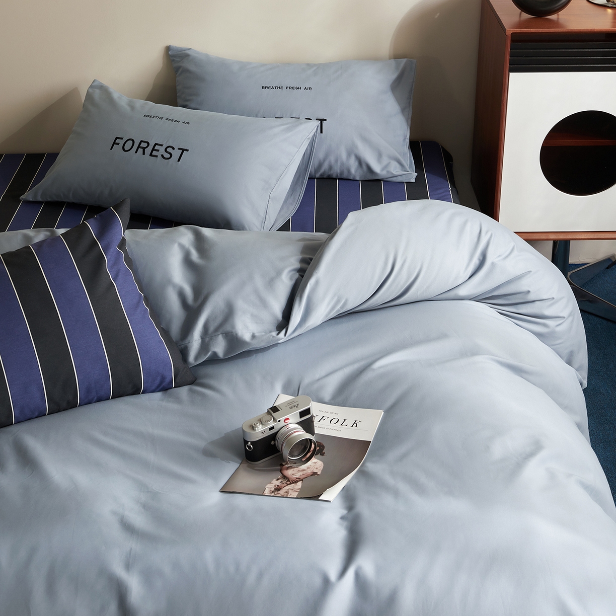 91家纺网 家纺一手货源 找家纺 怡家居 2025新款全棉60S磨毛绣花四件套--光栅系列 光栅-牛仔蓝