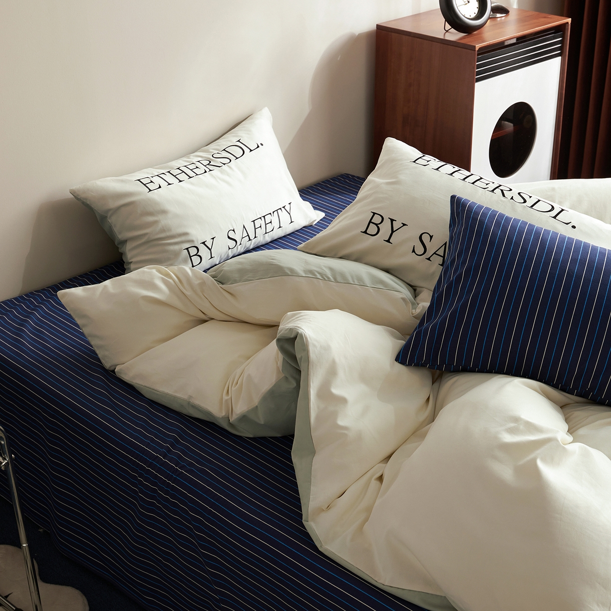 91家纺网 家纺一手货源 找家纺 怡家居 2025新款全棉60S磨毛绣花四件套--光栅系列 光栅-绿