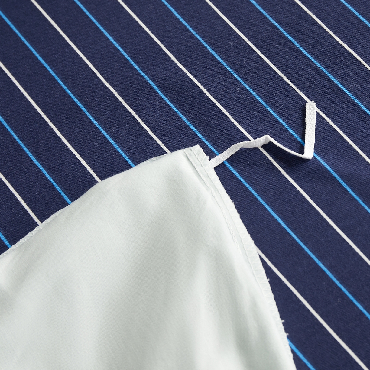 91家纺网 家纺一手货源 找家纺 怡家居 2025新款全棉60S磨毛绣花四件套--光栅系列 光栅-兰