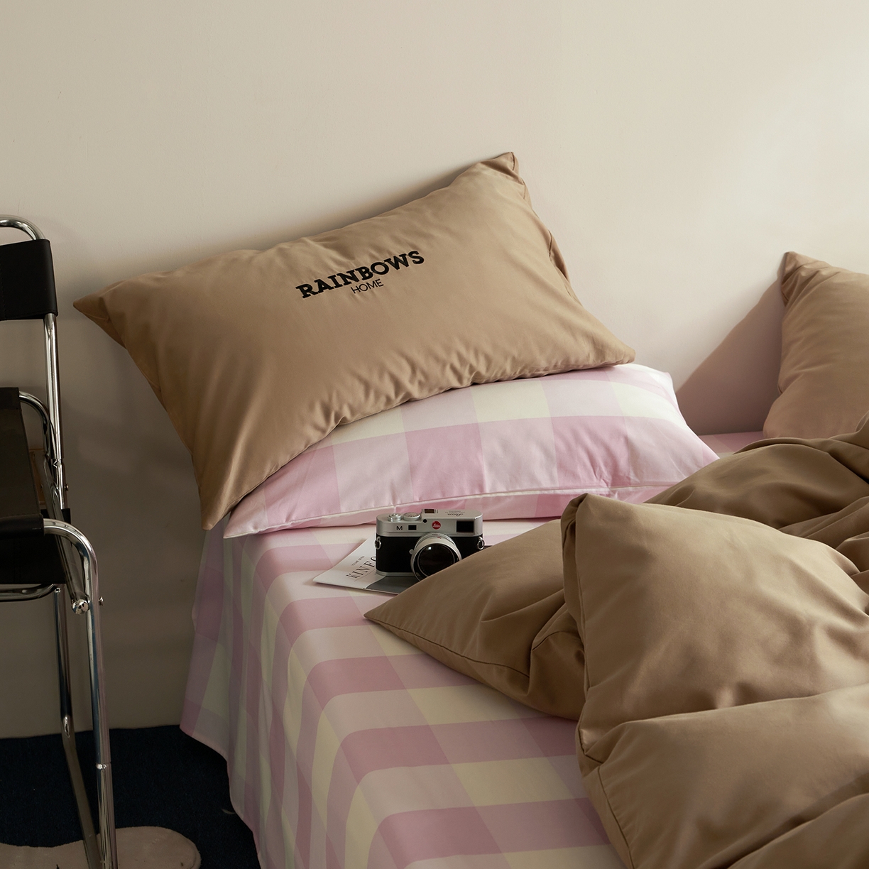 91家纺网 家纺一手货源 找家纺 怡家居 2025新款全棉60S磨毛绣花四件套--光栅系列 光栅-驼