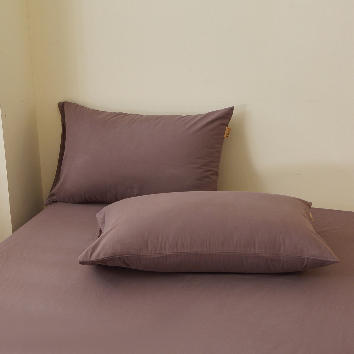 91家纺网 家纺一手货源 找家纺 晶缦家纺 2025新款100%纯棉13376纯色喷气全棉磨毛四件套和单品被套床单床笠枕套-单床单 暖芸馨-深松棕