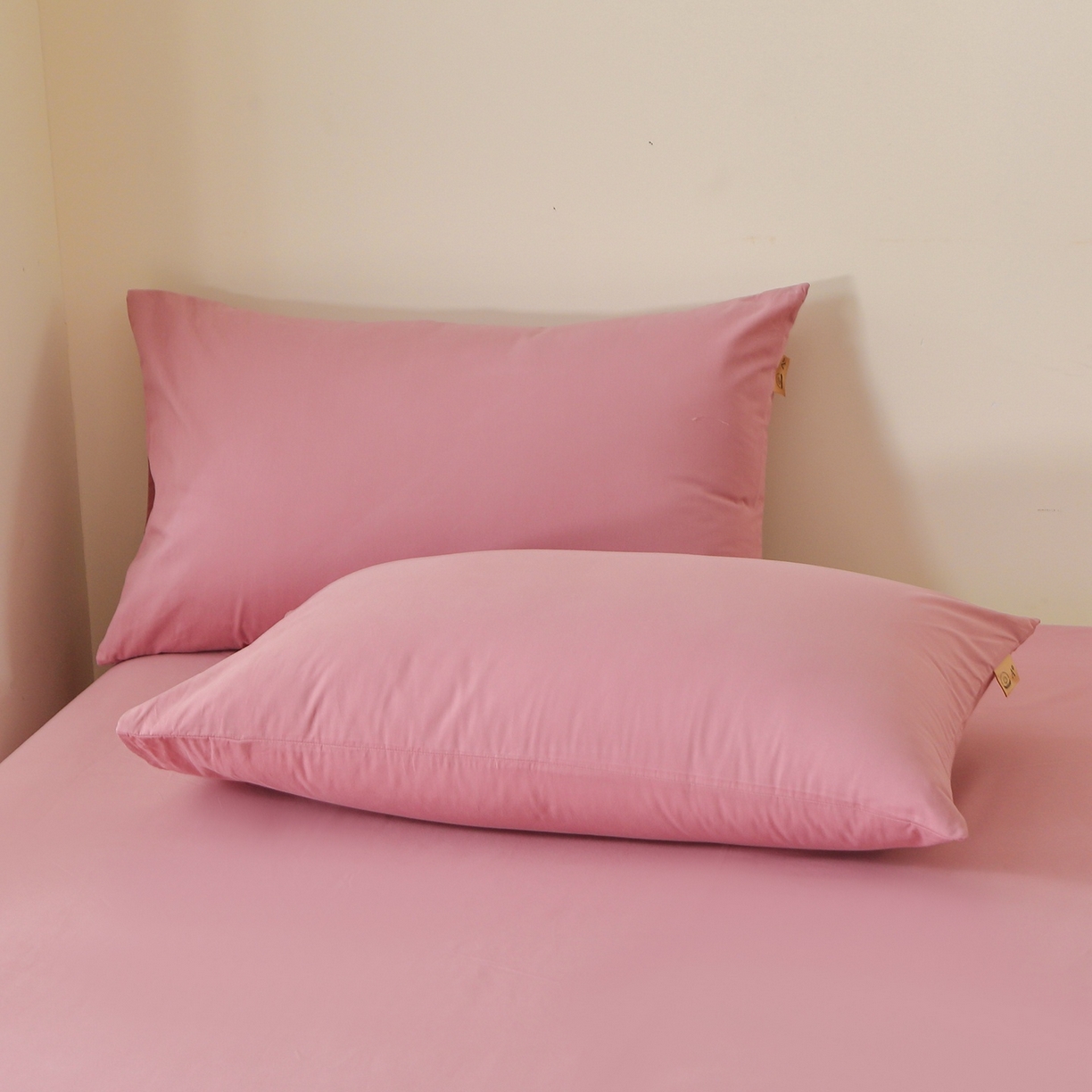 91家纺网 家纺一手货源 找家纺 晶缦家纺 2025新款100%纯棉13376纯色喷气全棉磨毛四件套和单品被套床单床笠枕套-单床单 暖芸馨-山黎豆红