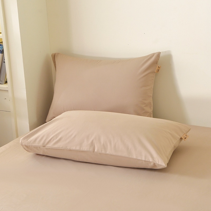 91家纺网 家纺一手货源 找家纺 晶缦家纺 2025新款100%纯棉13376纯色喷气全棉磨毛四件套和单品被套床单床笠枕套-单枕套 暖芸馨-鹿角棕