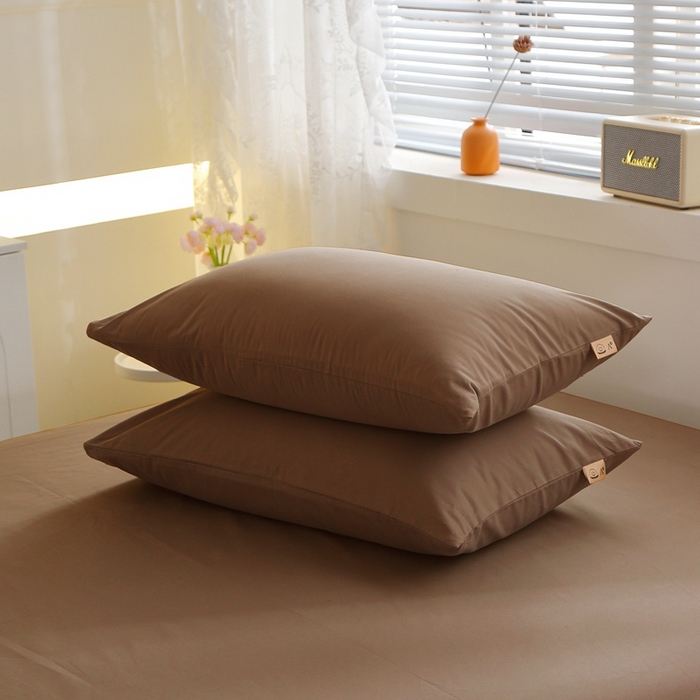 91家纺网 家纺一手货源 找家纺 晶缦家纺 2025新款100%纯棉13376纯色喷气全棉磨毛四件套和单品被套床单床笠枕套-单枕套 暖芸馨-枯茶棕